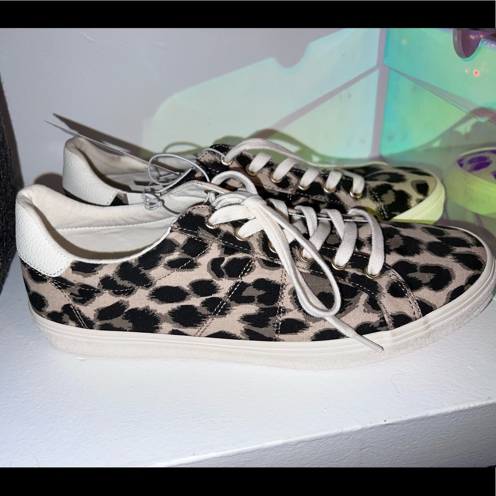 NWT Leopard print Sneakers